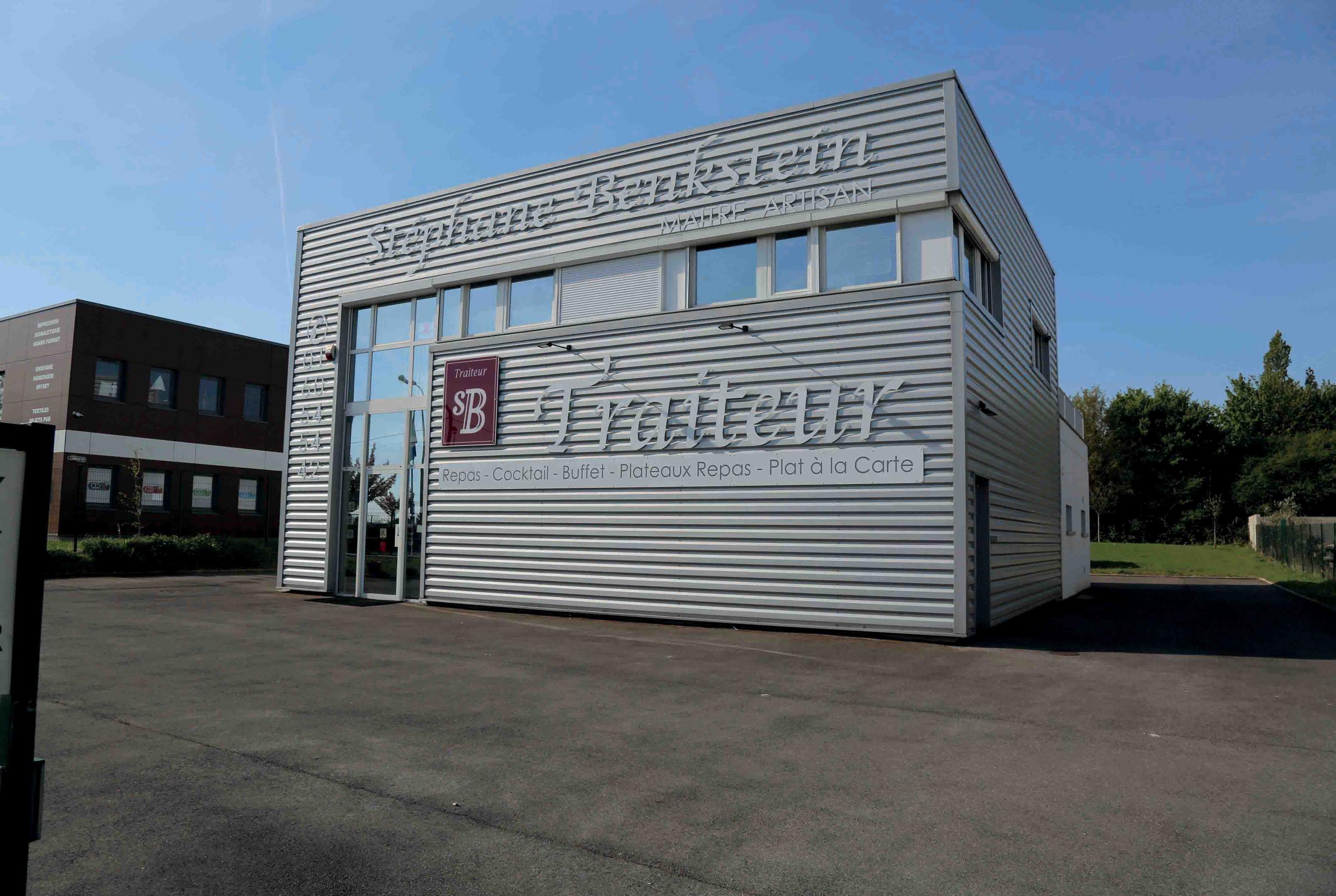 Enseigne publicitaire devanture